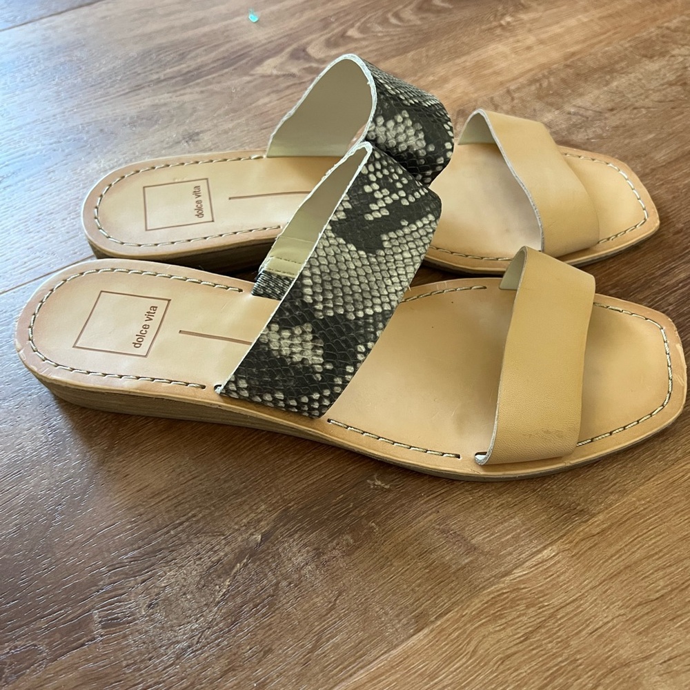 Dolce vita sandals